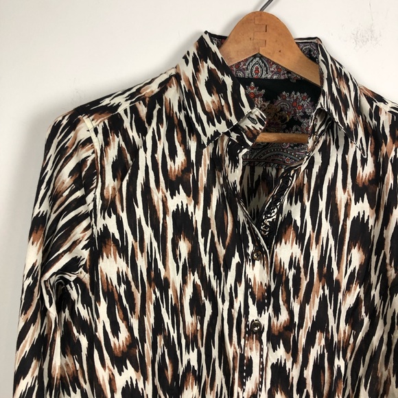 Robert Graham M blouse 0563 cuff embroidered. Bust 19 length 26 - not boxy - Picture 3 of 10